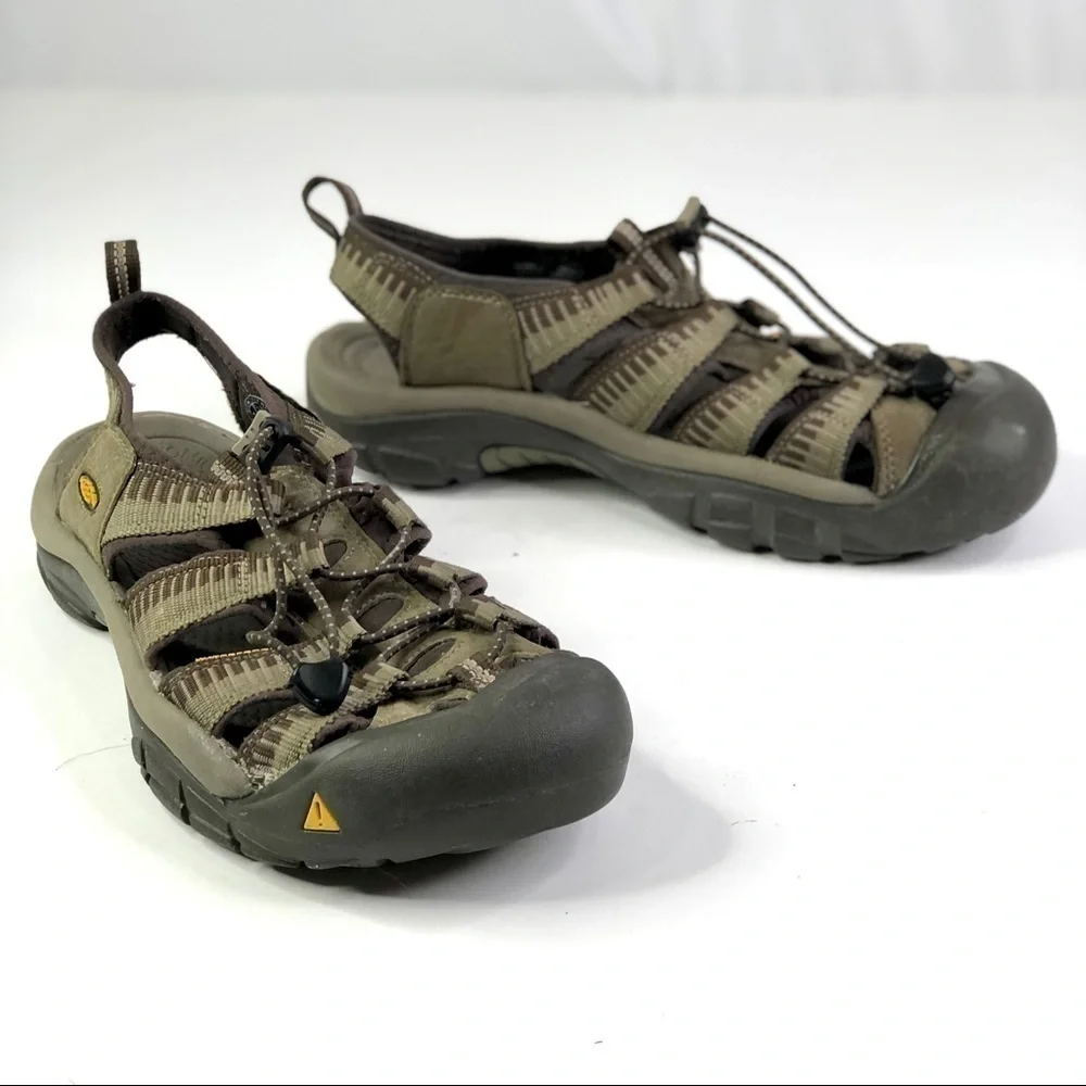 Keen Newport H2 Black Olive water shoes sandals men’s 10
